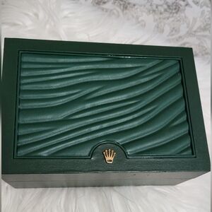 ROLEX ORIGINAL Luxurious Green Box with Gold Accent